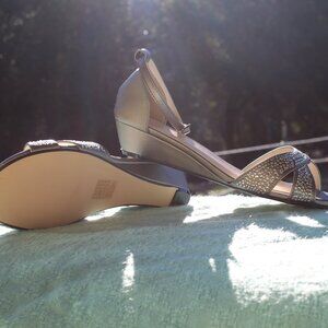 NEW TOUCH UPS BY BENJAMIN WALK LENA WEDGE SANDAL Size 12M NWOT